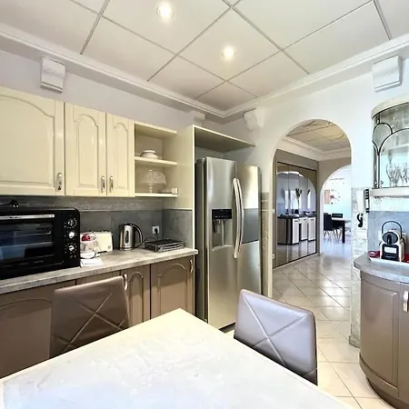 Agreable Grand 3 Pieces Climatise Avec Vue Menton